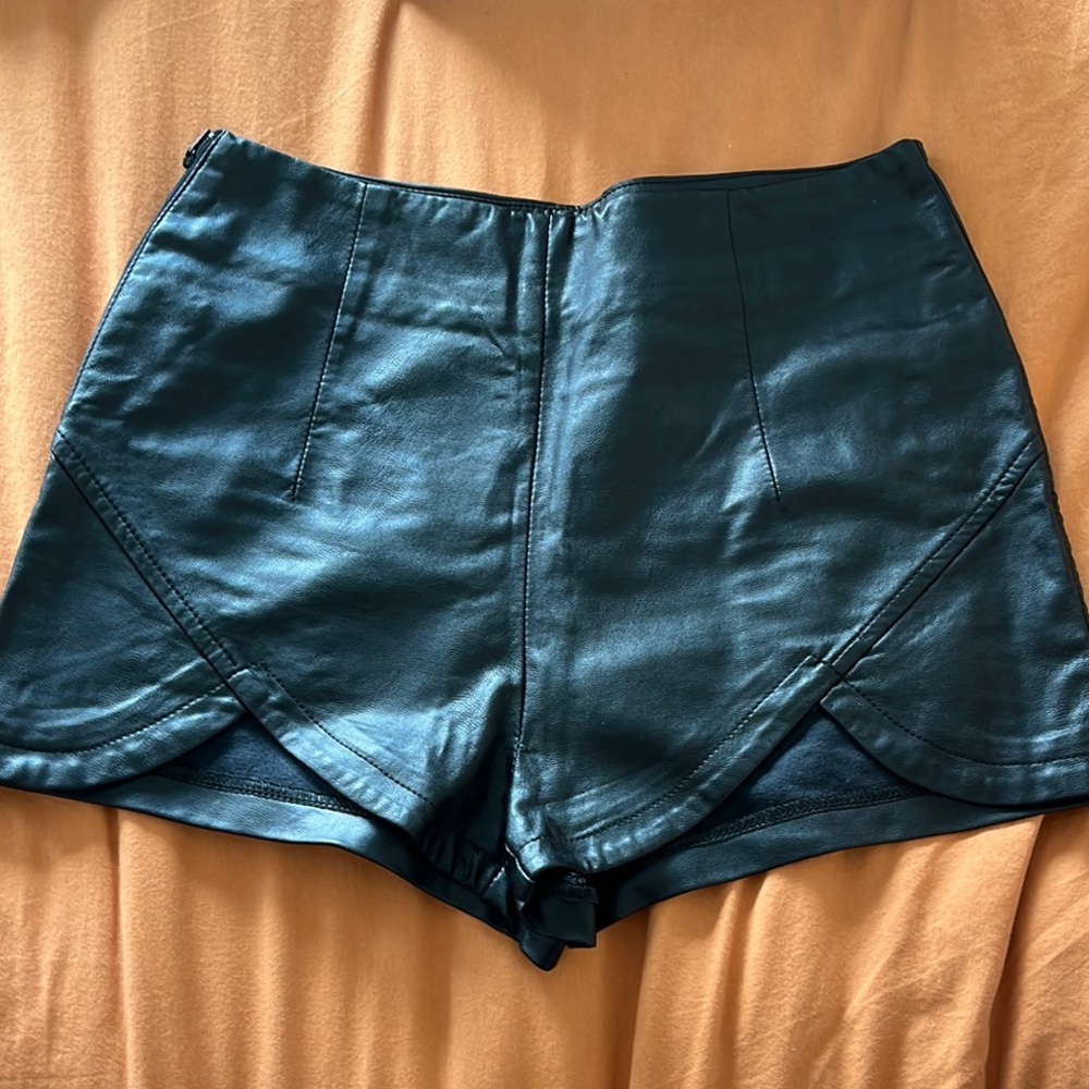 Chic Black Women's High Waist Leather Shorts